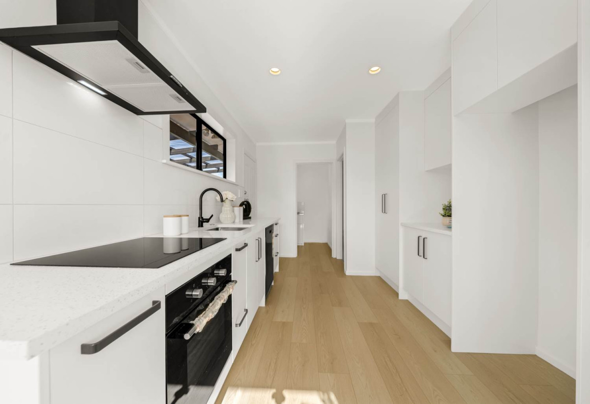 Vendors have bought elsewhere and absolutely MUST sell, 3 beds 1 bath house with garage, 134 Avondale Road, Avondale, Auckland