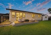 Vendors have bought elsewhere and absolutely MUST sell, 3 beds 1 bath house with garage, 134 Avondale Road, Avondale, Auckland