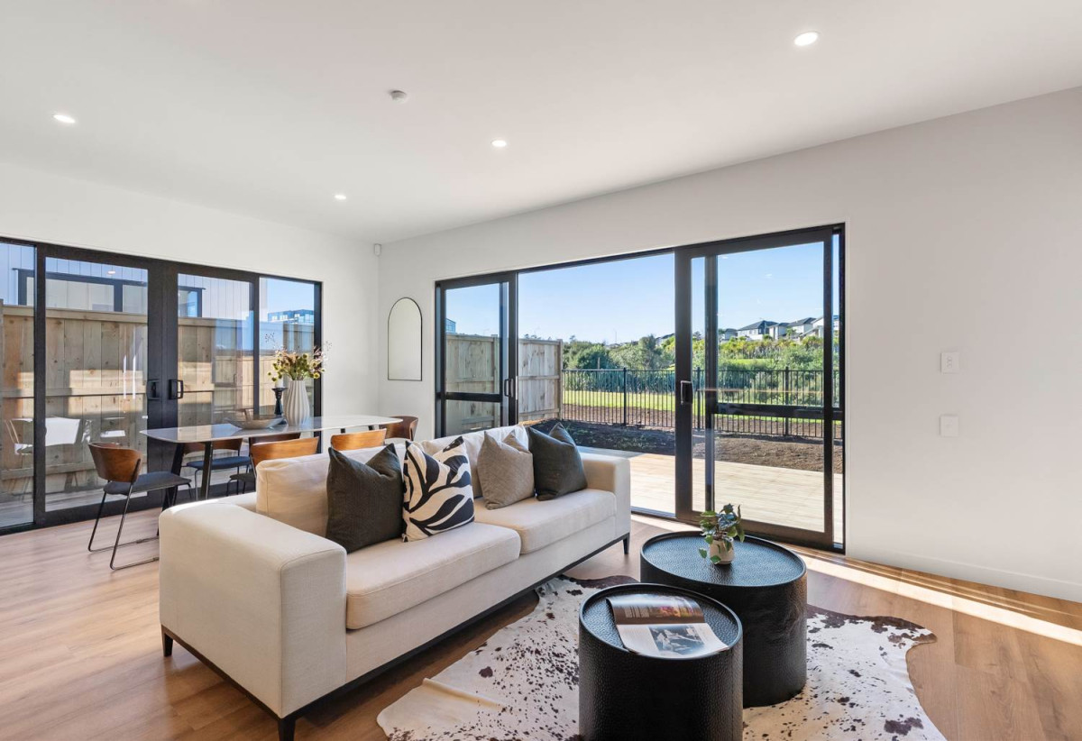 10-year Master Build Warranty, 2 kitchens, Brandnew 5 beds (3 ensuites) 4.5 baths house with double garage, Located within easy walking distance to Ormiston Town Centre and Barry Curtis Park, 34 Olga Road, Flat Bush, Auckland