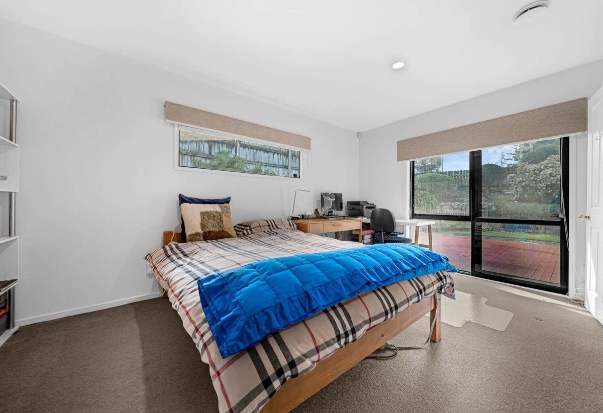 Charming Brick Beauty in Howick, 3 Bedrooms | 1.5 Bathrooms | 1 Garage + 1 Carport, 1/19 Howe Street, Howick, Auckland