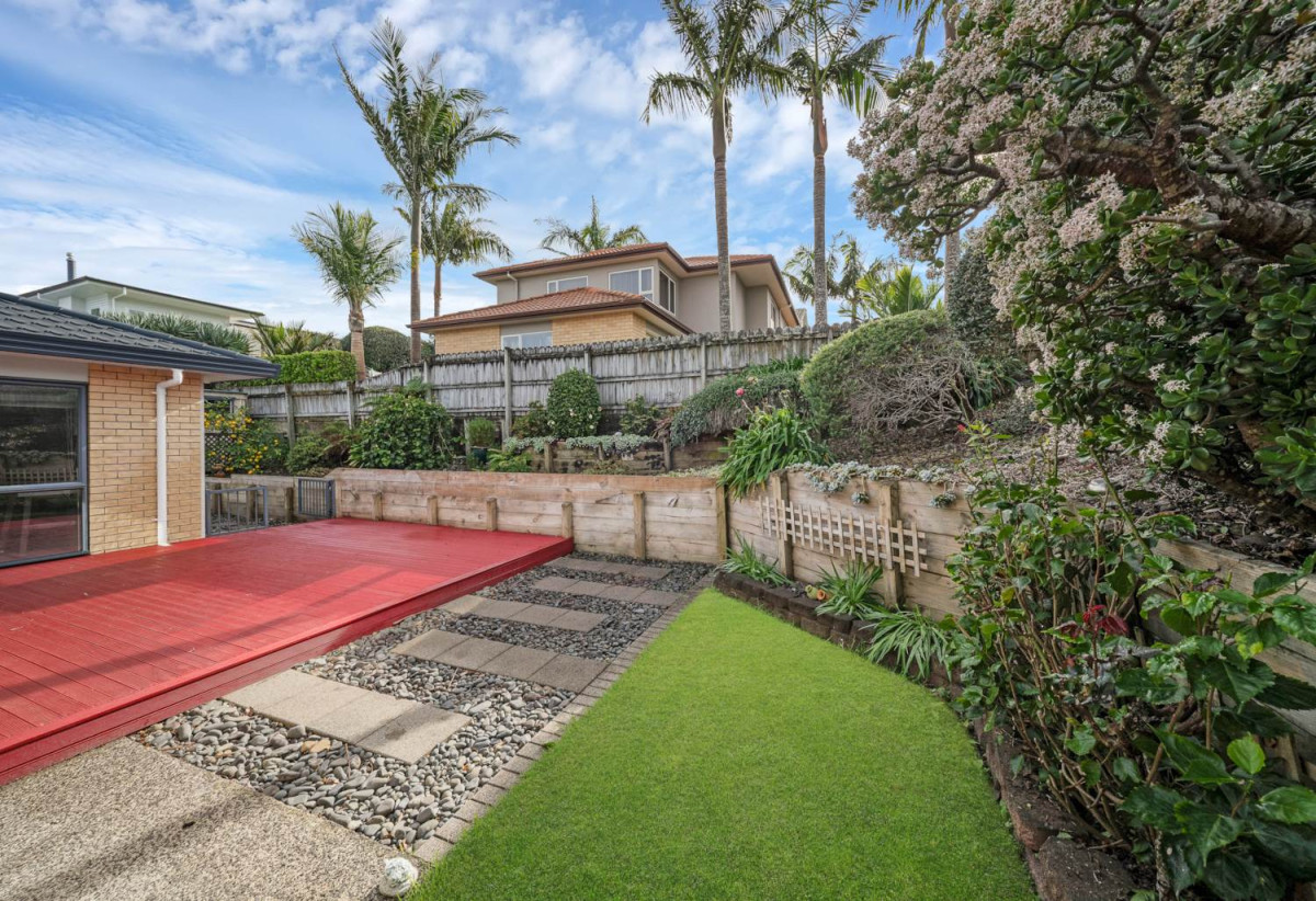 Charming Brick Beauty in Howick, 3 Bedrooms | 1.5 Bathrooms | 1 Garage + 1 Carport, 1/19 Howe Street, Howick, Auckland