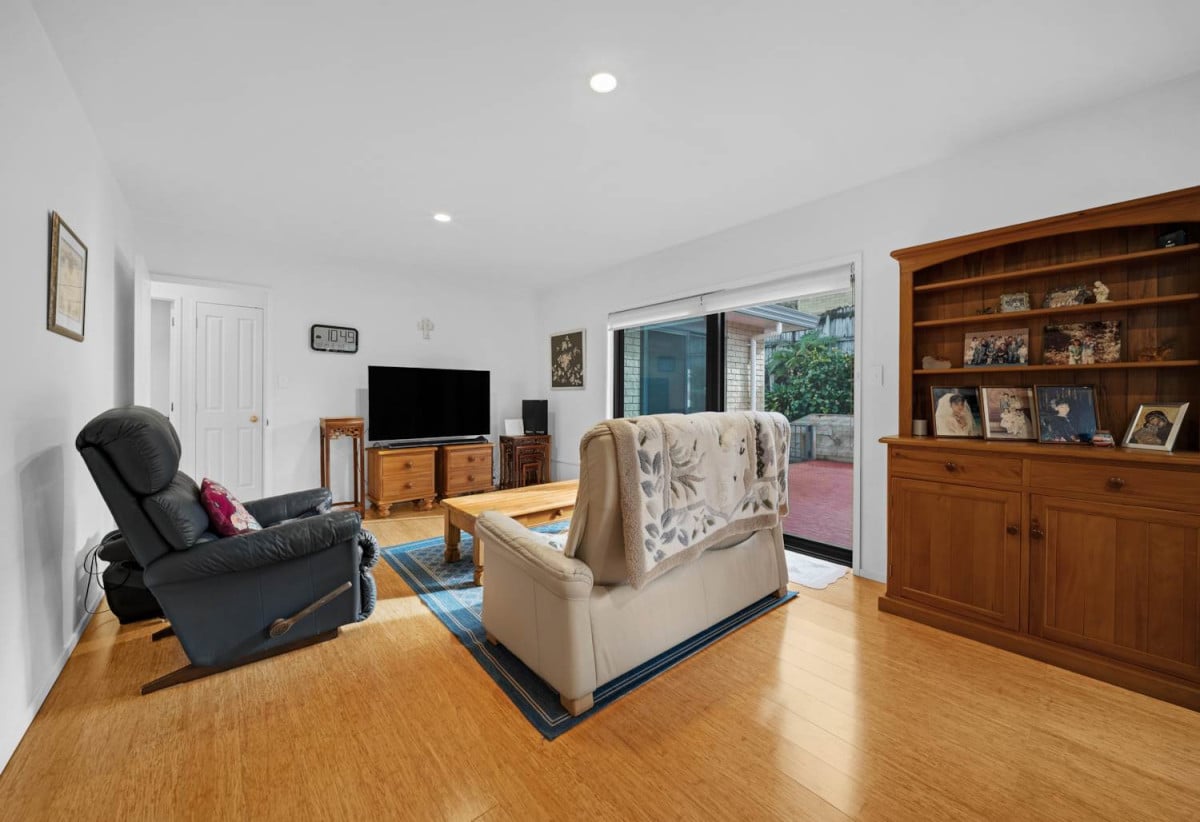 Charming Brick Beauty in Howick, 3 Bedrooms | 1.5 Bathrooms | 1 Garage + 1 Carport, 1/19 Howe Street, Howick, Auckland