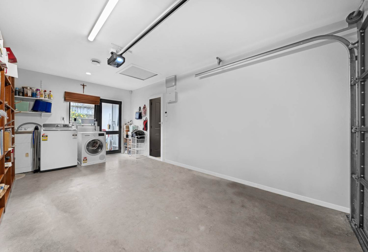 Charming Brick Beauty in Howick, 3 Bedrooms | 1.5 Bathrooms | 1 Garage + 1 Carport, 1/19 Howe Street, Howick, Auckland