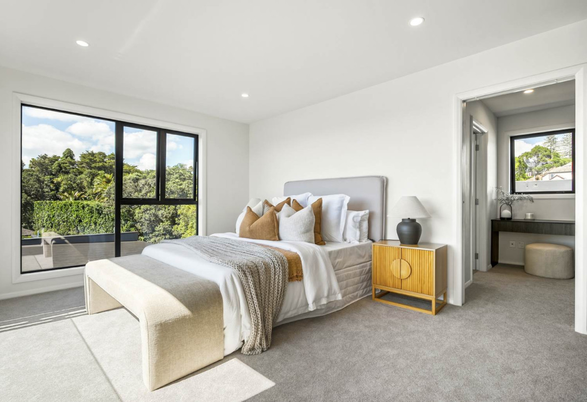 Must Sell, Built- in lift, Brandnew standalone 5 beds (3 ensuites) 4.5 baths house with double garage, 19B Hawera Road, Kohimarama, Auckland