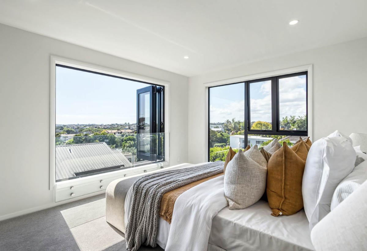 Must Sell, Built- in lift, Brandnew standalone 5 beds (3 ensuites) 4.5 baths house with double garage, 19B Hawera Road, Kohimarama, Auckland