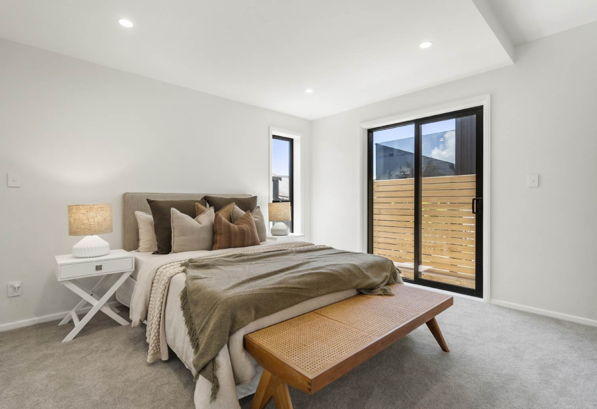Must Sell, Built- in lift, Brandnew standalone 5 beds (3 ensuites) 4.5 baths house with double garage, 19B Hawera Road, Kohimarama, Auckland