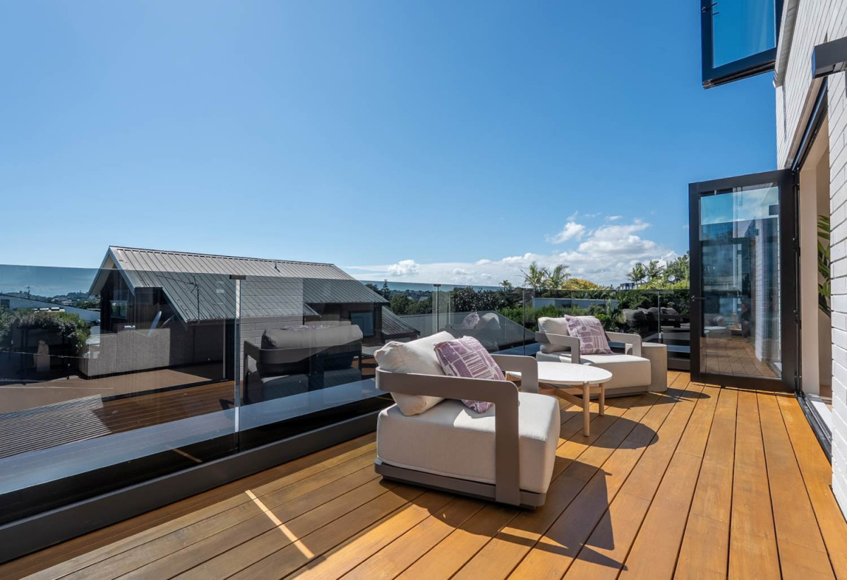 Must Sell, Built- in lift, Brandnew standalone 5 beds (3 ensuites) 4.5 baths house with double garage, 19B Hawera Road, Kohimarama, Auckland
