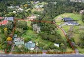 MORTGAGEE SALE, 16835m2 section, Two dwellings, total 5 beds 3 baths, Further improvements include a large high-stud shed of approximately 350m², complete with a mezzanine level. 369 Upper Harbour Drive, Greenhithe, Auckland