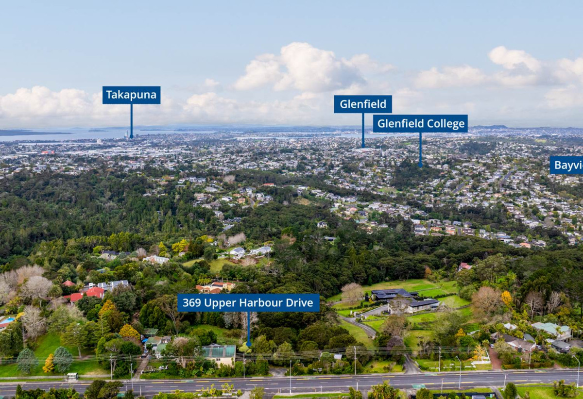 MORTGAGEE SALE, 16835m2 section, Two dwellings, total 5 beds 3 baths, Further improvements include a large high-stud shed of approximately 350m², complete with a mezzanine level. 369 Upper Harbour Drive, Greenhithe, Auckland