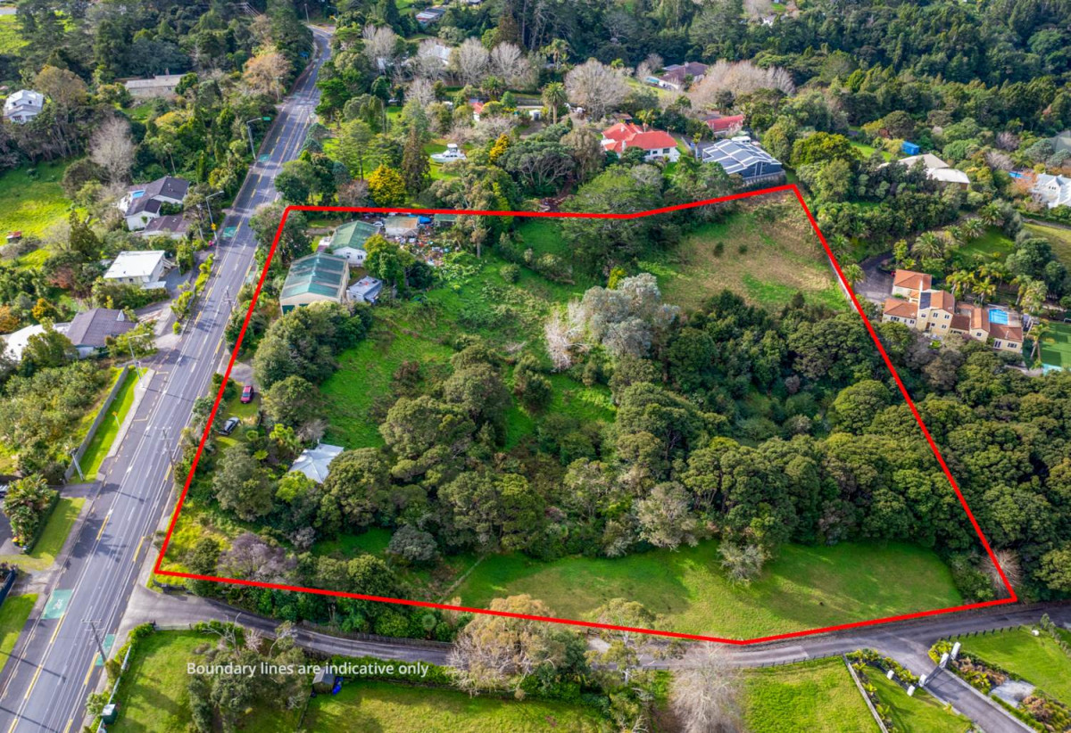MORTGAGEE SALE, 16835m2 section, Two dwellings, total 5 beds 3 baths, Further improvements include a large high-stud shed of approximately 350m², complete with a mezzanine level. 369 Upper Harbour Drive, Greenhithe, Auckland