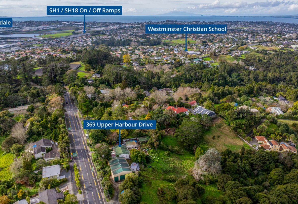 MORTGAGEE SALE, 16835m2 section, Two dwellings, total 5 beds 3 baths, Further improvements include a large high-stud shed of approximately 350m², complete with a mezzanine level. 369 Upper Harbour Drive, Greenhithe, Auckland