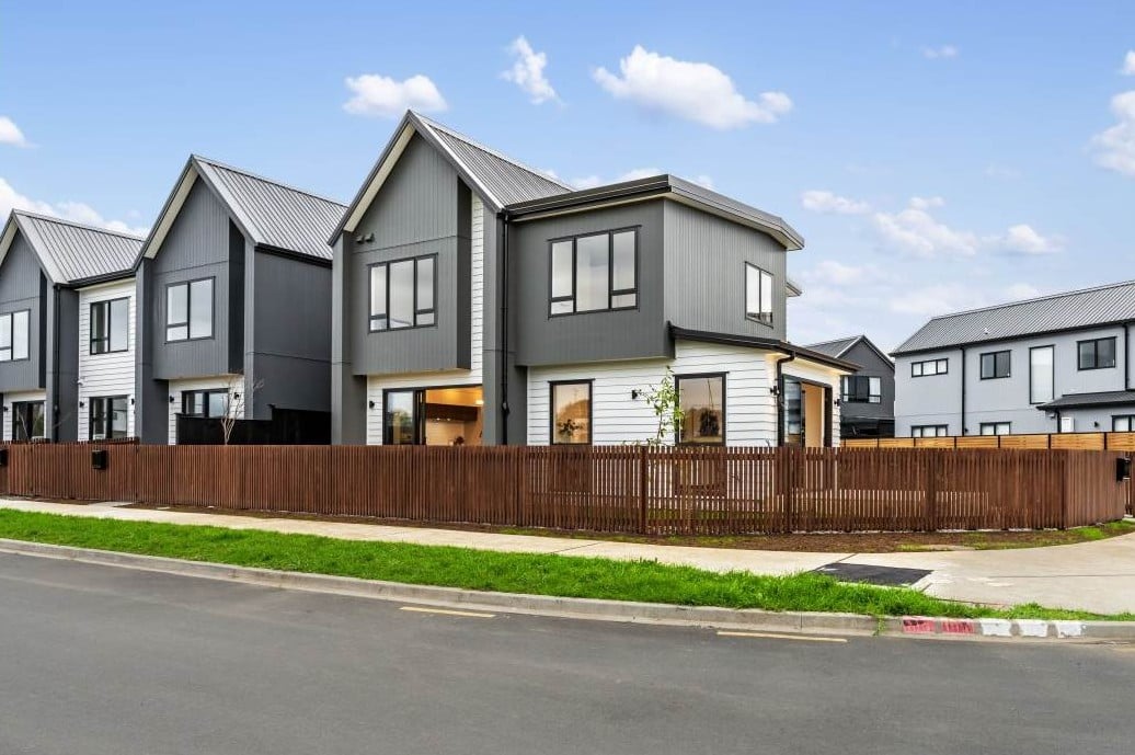 Built by Award Winning Legendary Homes, Master Build 10-Year Guarantee, Brandnew standalone 4 beds 2.5 baths house with garage + Extra Parking, Central Heating and Cooling, Reserve Outlook + Corner Site, Tesla EV Charger Installed, 13 Resnik Crescent, Kumeu, Auckland