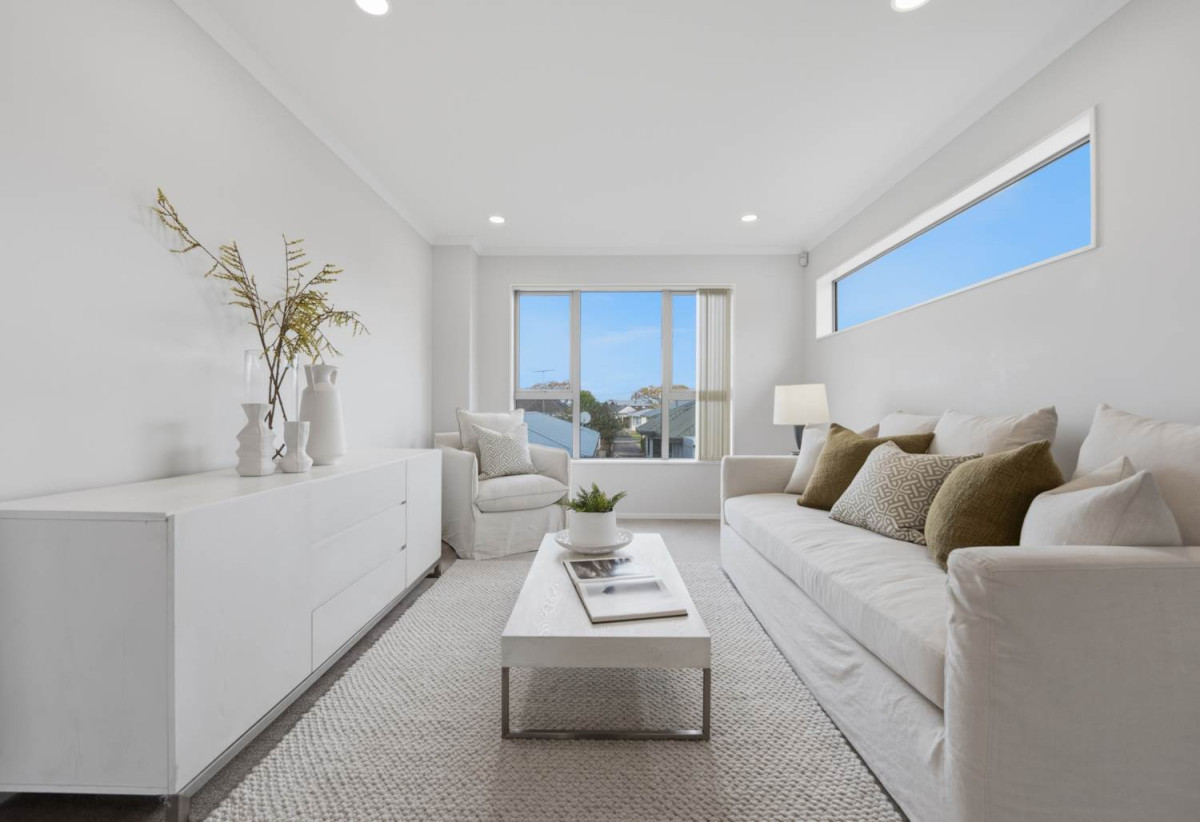 Room for Everyone, Space for Every Stage of Life, 5 beds (3 ensuites) 4.5 baths house with double garage, 1 ensuite ground floor, 71A Oranga Avenue, Onehunga, Auckland