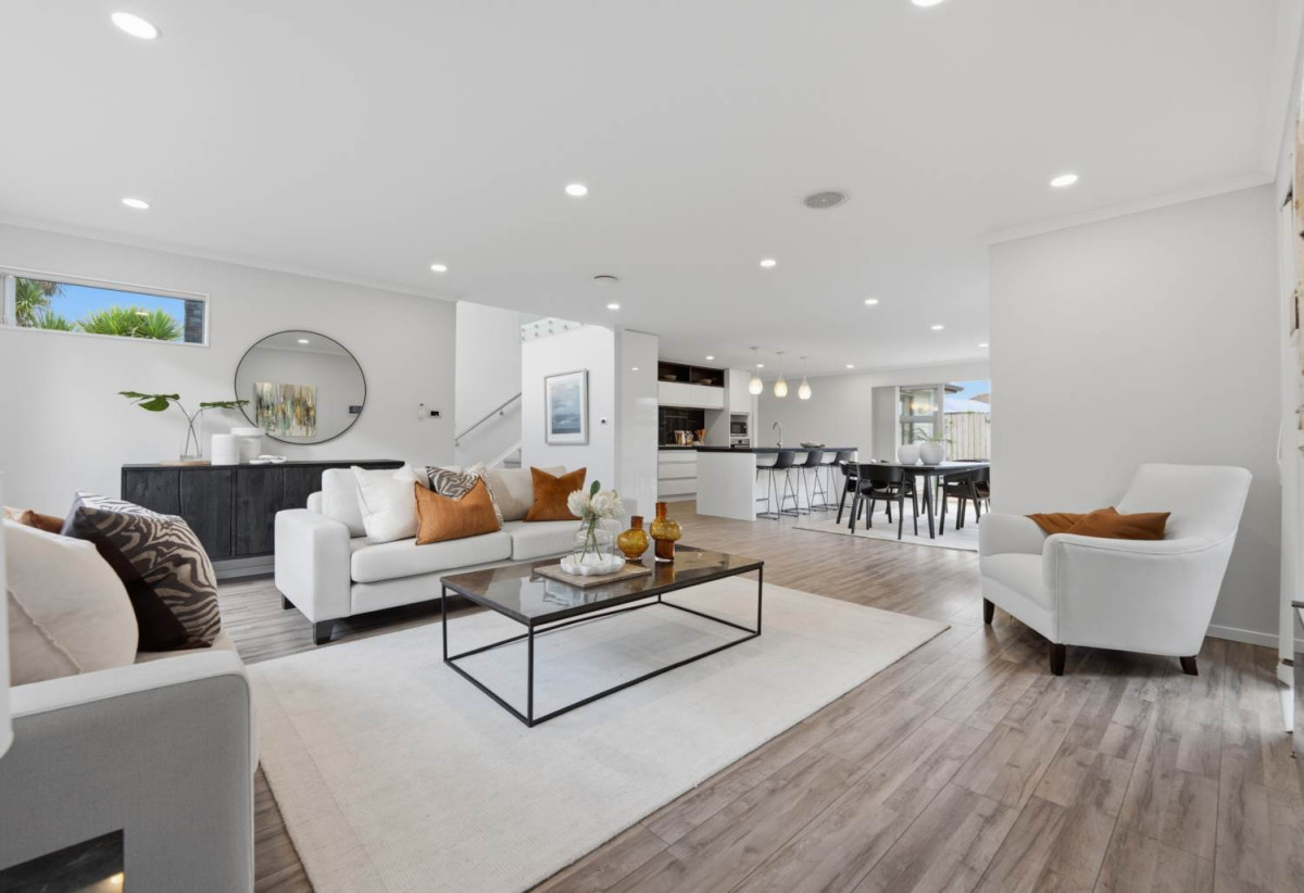 Room for Everyone, Space for Every Stage of Life, 5 beds (3 ensuites) 4.5 baths house with double garage, 1 ensuite ground floor, 71A Oranga Avenue, Onehunga, Auckland