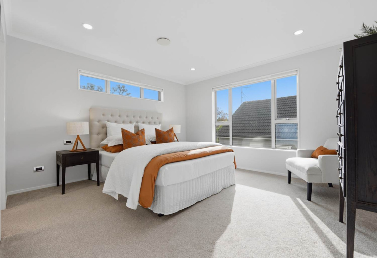 Room for Everyone, Space for Every Stage of Life, 5 beds (3 ensuites) 4.5 baths house with double garage, 1 ensuite ground floor, 71A Oranga Avenue, Onehunga, Auckland