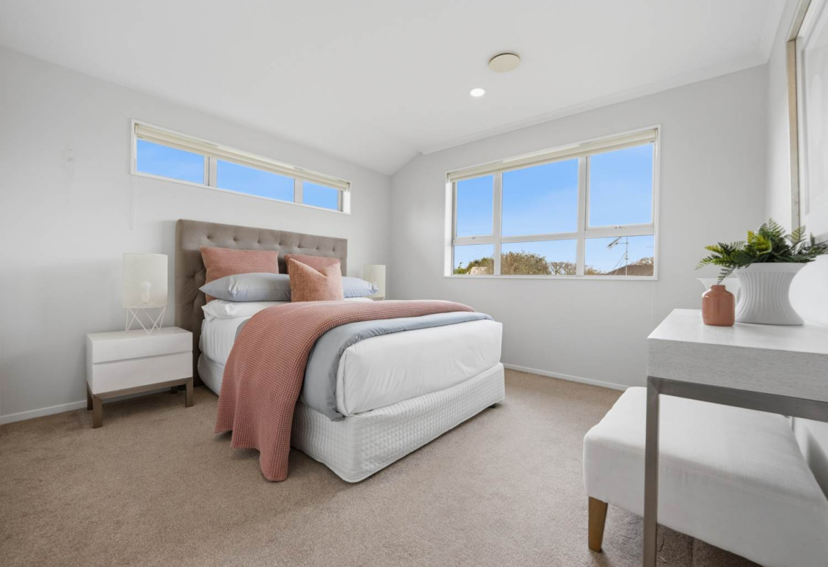 Room for Everyone, Space for Every Stage of Life, 5 beds (3 ensuites) 4.5 baths house with double garage, 1 ensuite ground floor, 71A Oranga Avenue, Onehunga, Auckland