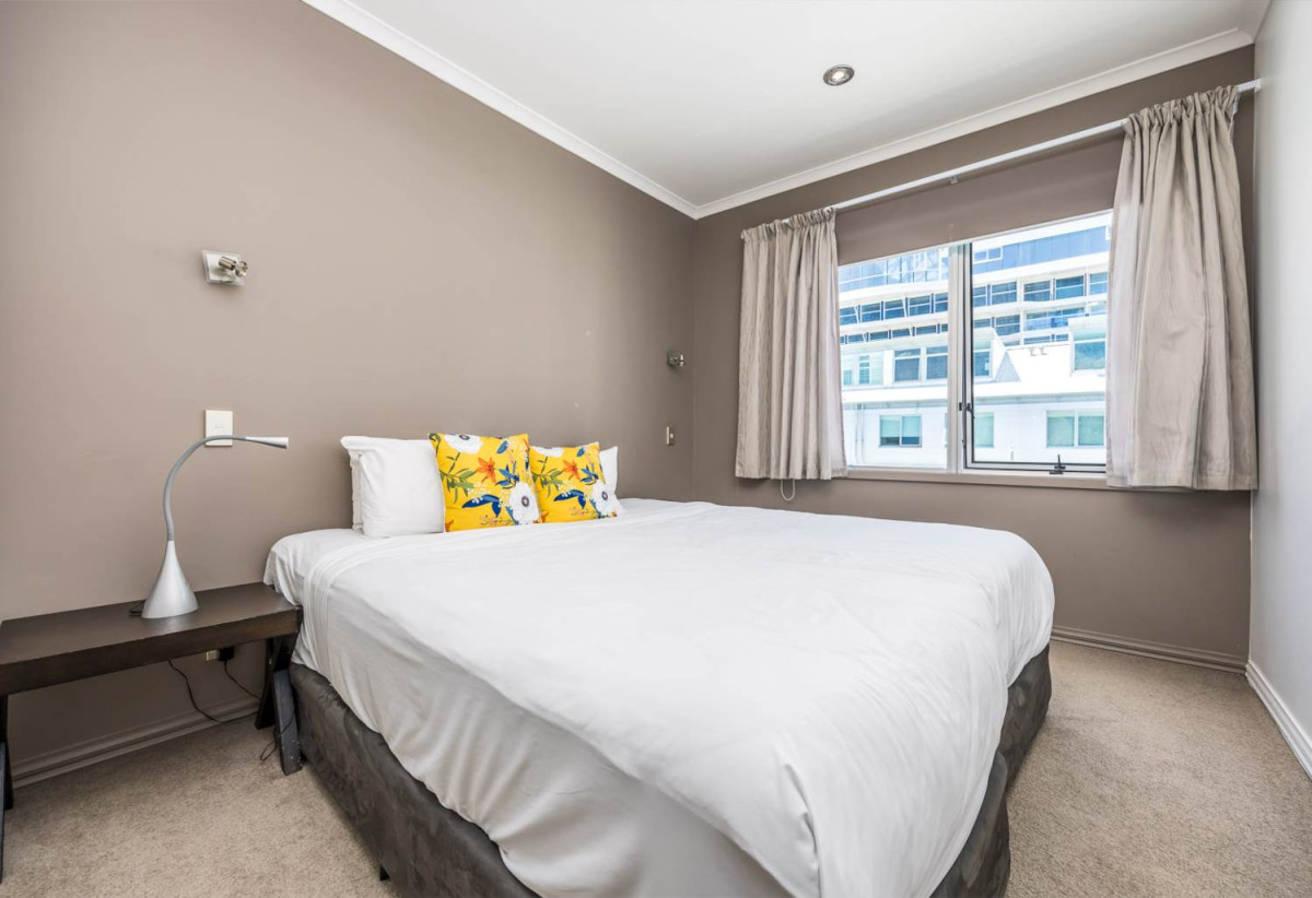 Two-story penthouse-level apartment on The Wharf -Sharp Price for Quick Sale, Auckland Girls’ Grammar School zone, 134m2 Leasehold 3 beds 2 baths apartment with car park, 79/145 Quay Street, City Centre, Auckland