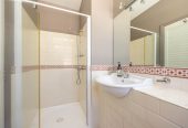 Two-story penthouse-level apartment on The Wharf -Sharp Price for Quick Sale, Auckland Girls’ Grammar School zone, 134m2 Leasehold 3 beds 2 baths apartment with car park, 79/145 Quay Street, City Centre, Auckland
