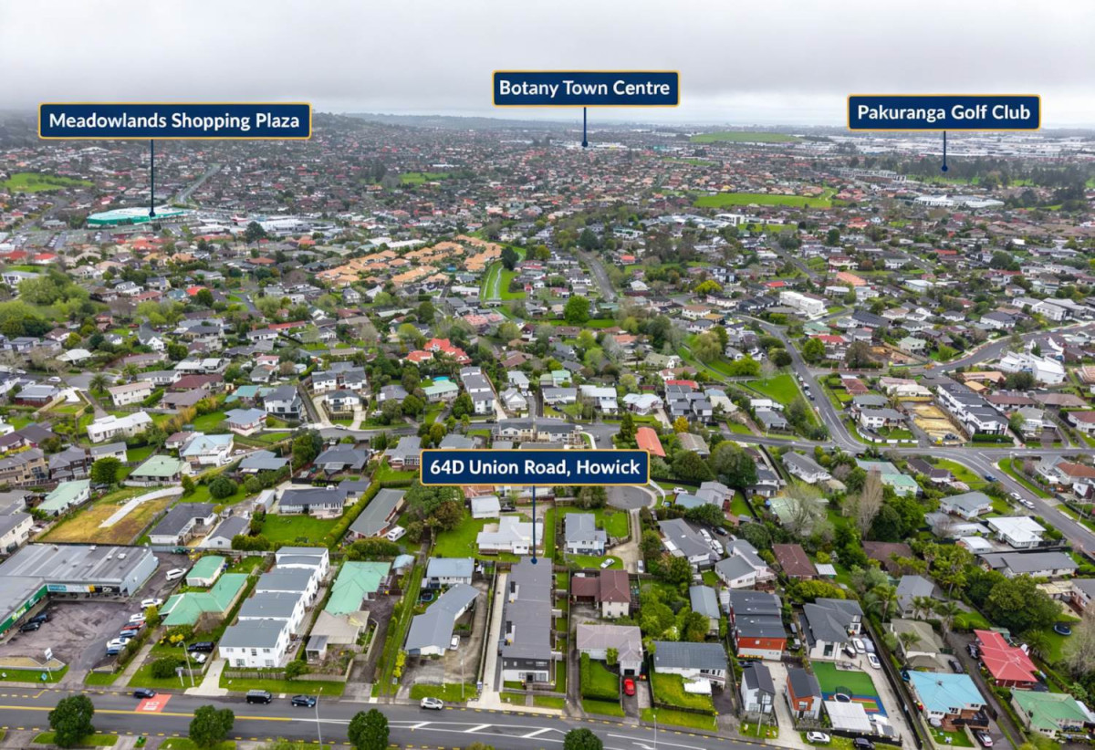 3 beds 2.5 baths home with garage, a private deck and fully fenced garden, Walking distance to New World and Moore Street shops, 64D Union Road, Howick,Auckland