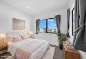 Freehold Corner Home in a Convenient Location, 3 beds 2.5 baths home with car park, 27 Tumu Road, Papakura, Auckland