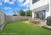Freehold Corner Home in a Convenient Location, 3 beds 2.5 baths home with car park, 27 Tumu Road, Papakura, Auckland