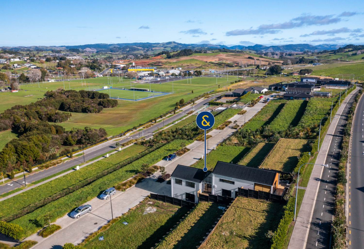 Striking three-level 4 beds (1 ensuite) 2.5 baths house with double garage, a spectacular top-floor retreat that’s made for entertaining. Throw open the doors to the elevated balcony overlooking the Warkworth Club, 35 Mamaku Lane, Warkworth, Auckland