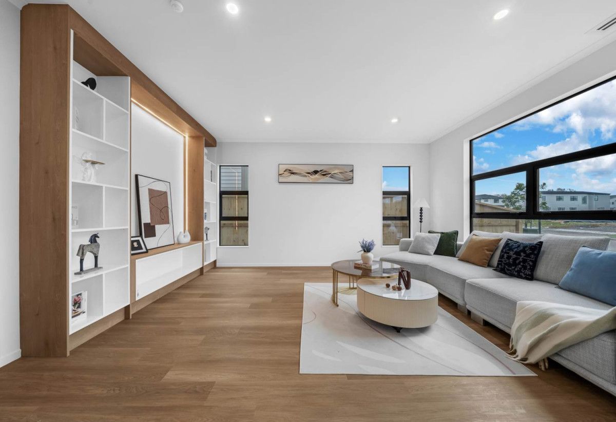 300m2 section, Brandnew 5 beds (3 ensuites) 4.5 baths house with garage, downstairs 1 ensuite with separate entry, 16 Star Cross Road, Karaka, Auckland