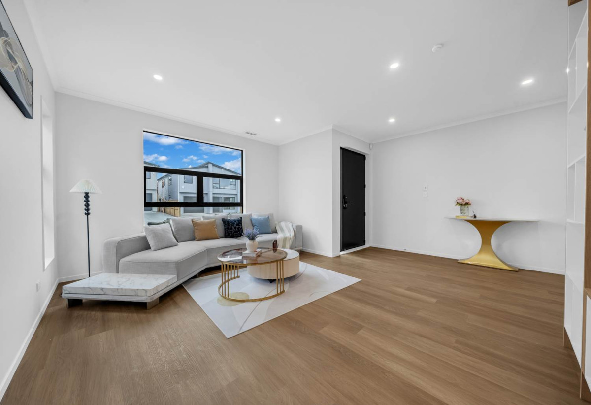 300m2 section, Brandnew 5 beds (3 ensuites) 4.5 baths house with garage, downstairs 1 ensuite with separate entry, 16 Star Cross Road, Karaka, Auckland