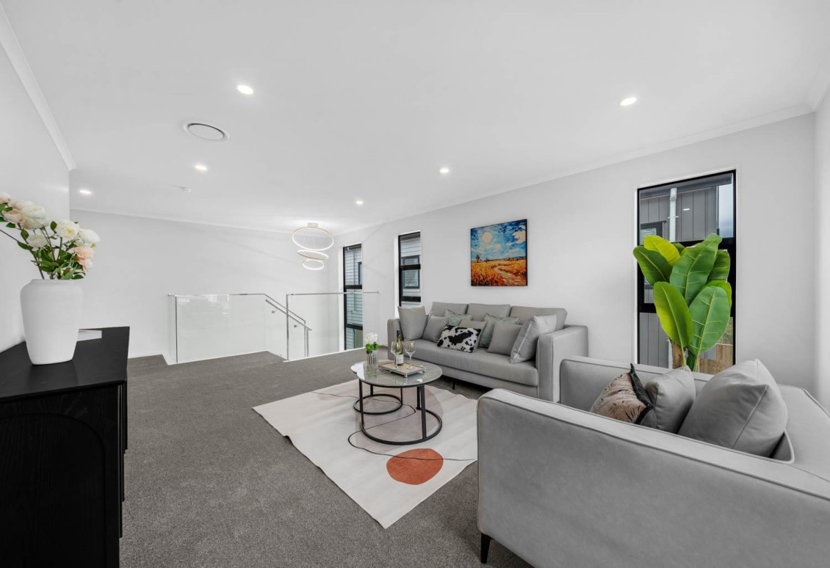 300m2 section, Brandnew 5 beds (3 ensuites) 4.5 baths house with garage, downstairs 1 ensuite with separate entry, 16 Star Cross Road, Karaka, Auckland