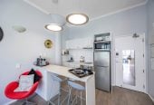 Must Sell, Auckland Girls’ Grammar School zone, Leasehold 1 bed 1 bath studio apartment, Spacious 37sqm internal layout plus a balcony, Fully renovated and fully furnished, move-in ready, 3/139 Quay Street, City Centre, Auckland