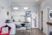 Must Sell, Auckland Girls’ Grammar School zone, Leasehold 1 bed 1 bath studio apartment, Spacious 37sqm internal layout plus a balcony, Fully renovated and fully furnished, move-in ready, 3/139 Quay Street, City Centre, Auckland