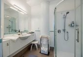 Must Sell, Auckland Girls’ Grammar School zone, Leasehold 1 bed 1 bath studio apartment, Spacious 37sqm internal layout plus a balcony, Fully renovated and fully furnished, move-in ready, 3/139 Quay Street, City Centre, Auckland