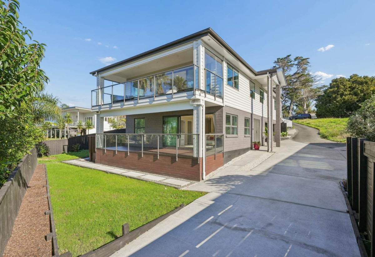 Motivated vendor, 500m2 section, Sea Views, Brick and weatherboard 5 beds (1ensuite) 3 baths house with double garage, 2 beds 1 bath ground floor, 48C Totara Road, Te Atatu Peninsula, Auckland