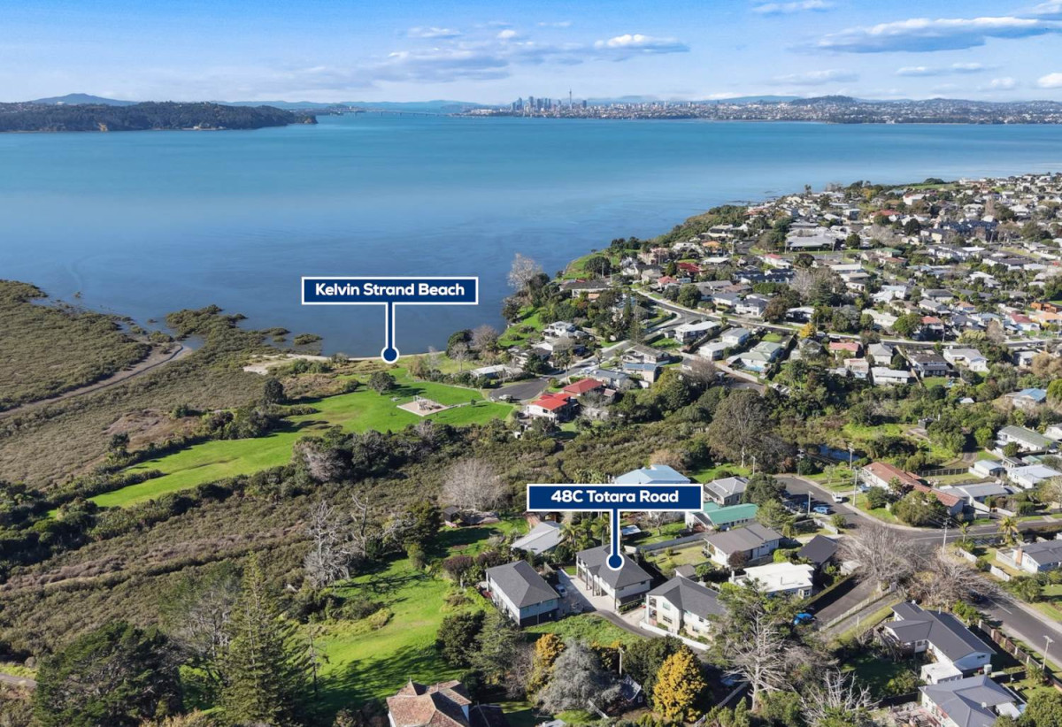 Motivated vendor, 500m2 section, Sea Views, Brick and weatherboard 5 beds (1ensuite) 3 baths house with double garage, 2 beds 1 bath ground floor, 48C Totara Road, Te Atatu Peninsula, Auckland