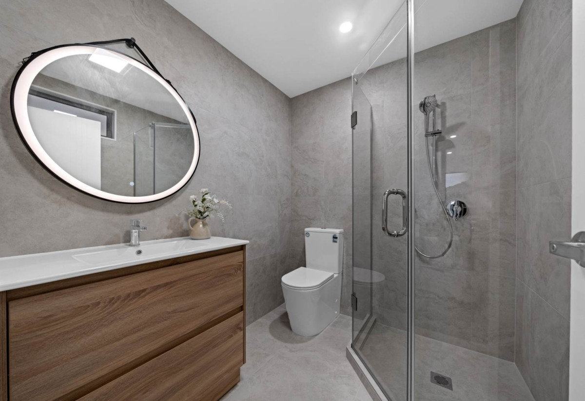 Brandnew standalone 3 beds 2.5 baths home with garage, minutes rom: Shopping & Dining: New World, Meadowlands restaurants, supermarkets, 0.5 km to Owairoa School, 1 km to Howick Intermediate and Howick College, Lot 4/54 Rodney Street, Howick, Auckland