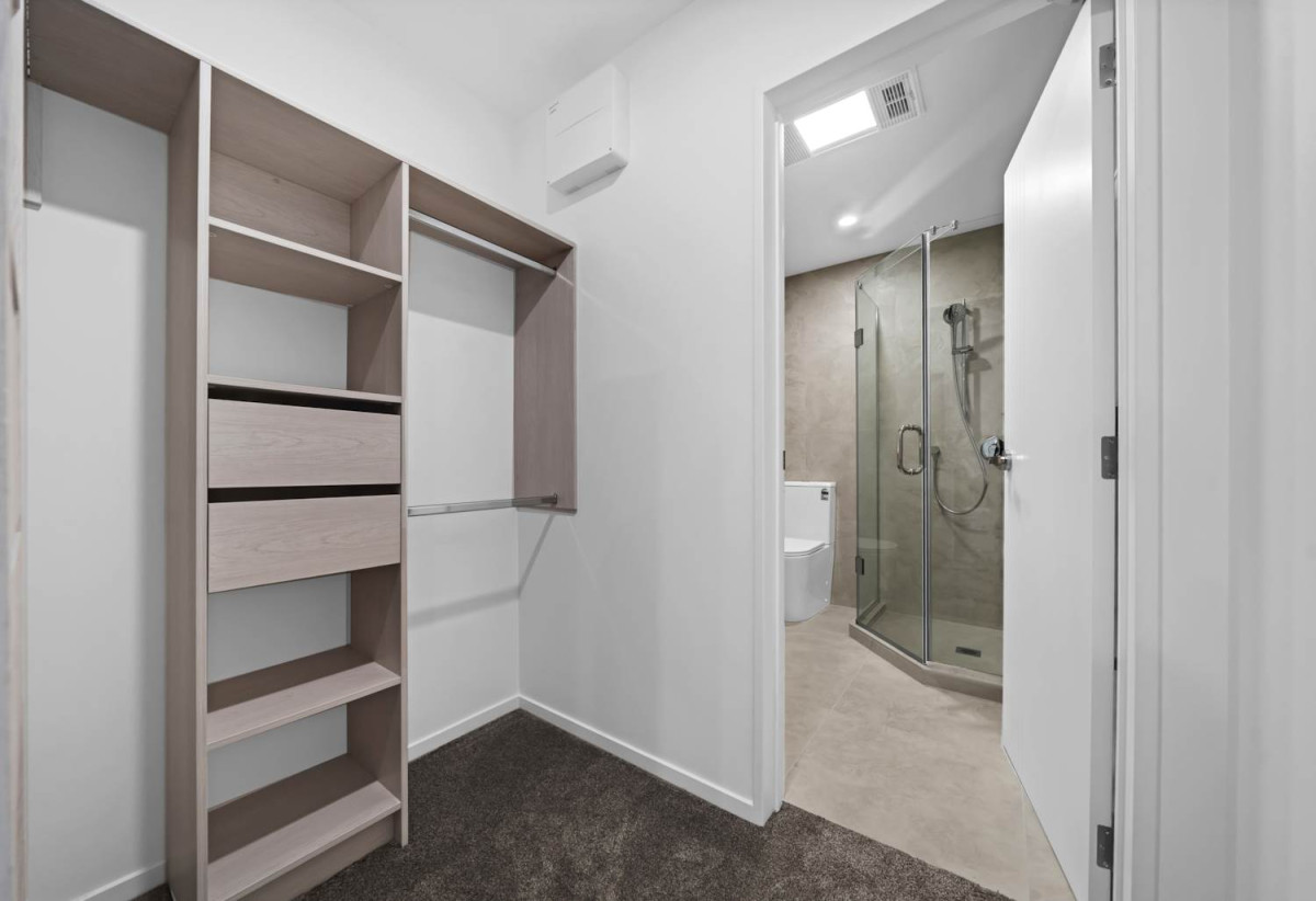 Brandnew standalone 3 beds 2.5 baths home with garage, minutes rom: Shopping & Dining: New World, Meadowlands restaurants, supermarkets, 0.5 km to Owairoa School, 1 km to Howick Intermediate and Howick College, Lot 4/54 Rodney Street, Howick, Auckland