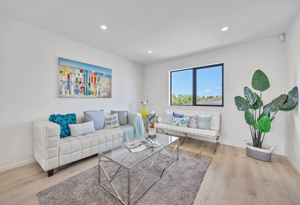 3 beds 2.5 baths home with garage, 1 ensuite ground floor, 0.4 km to Te Atatu Intermediate, 3/25 Taikata Road, Te Atatu Peninsula, Auckland