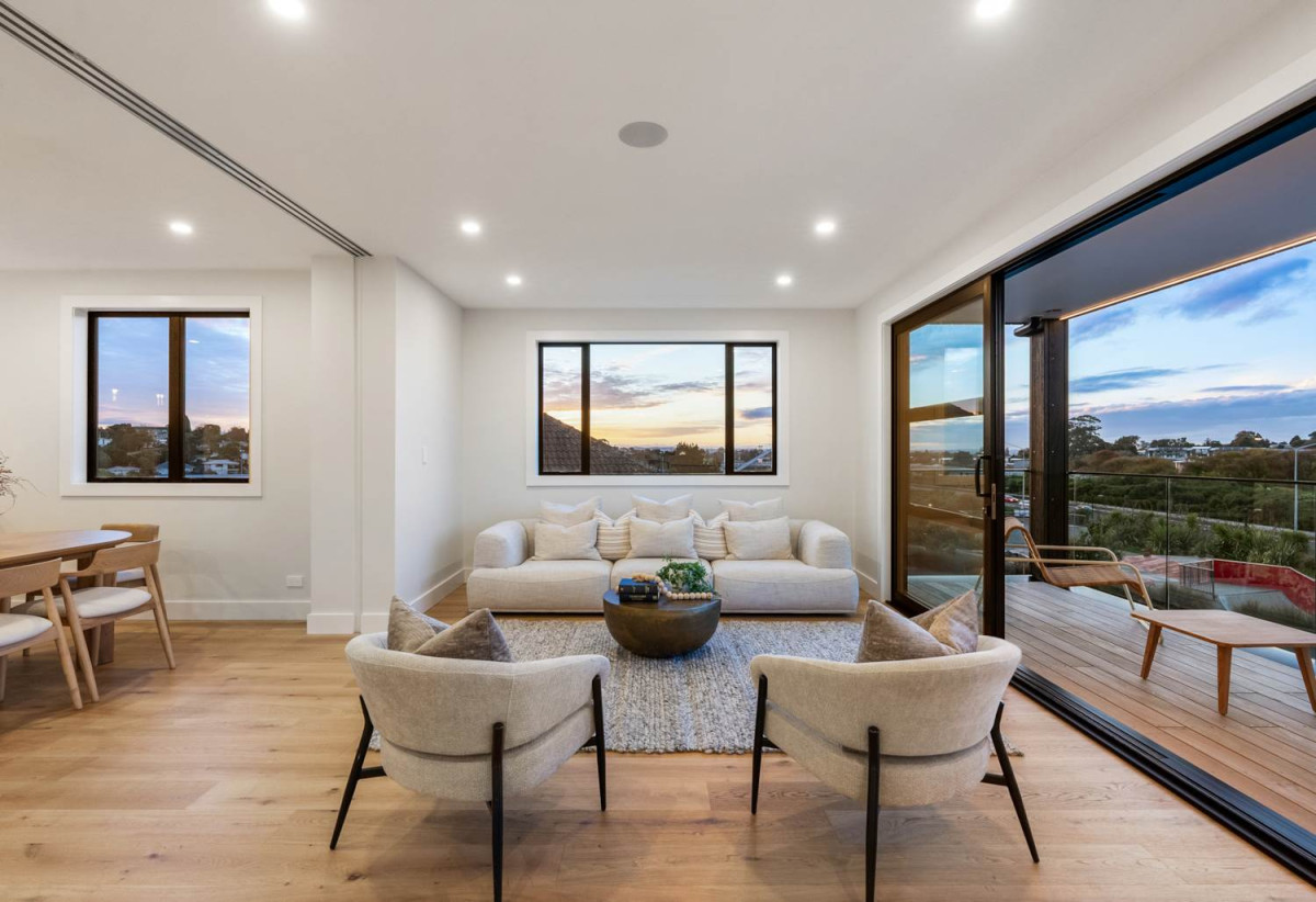 Freehold 4 beds (2 ensuites) 3.5 baths home, double garage, 1 ensuite ground floor, 3 + 1 layout, Lift infrastructure installed for future lift installation, Daikin rooftop heating and cooling system, Bluetooth audio system to kitchen and living areas, 8/2 Valonia Street, Mt Roskill, Auckland