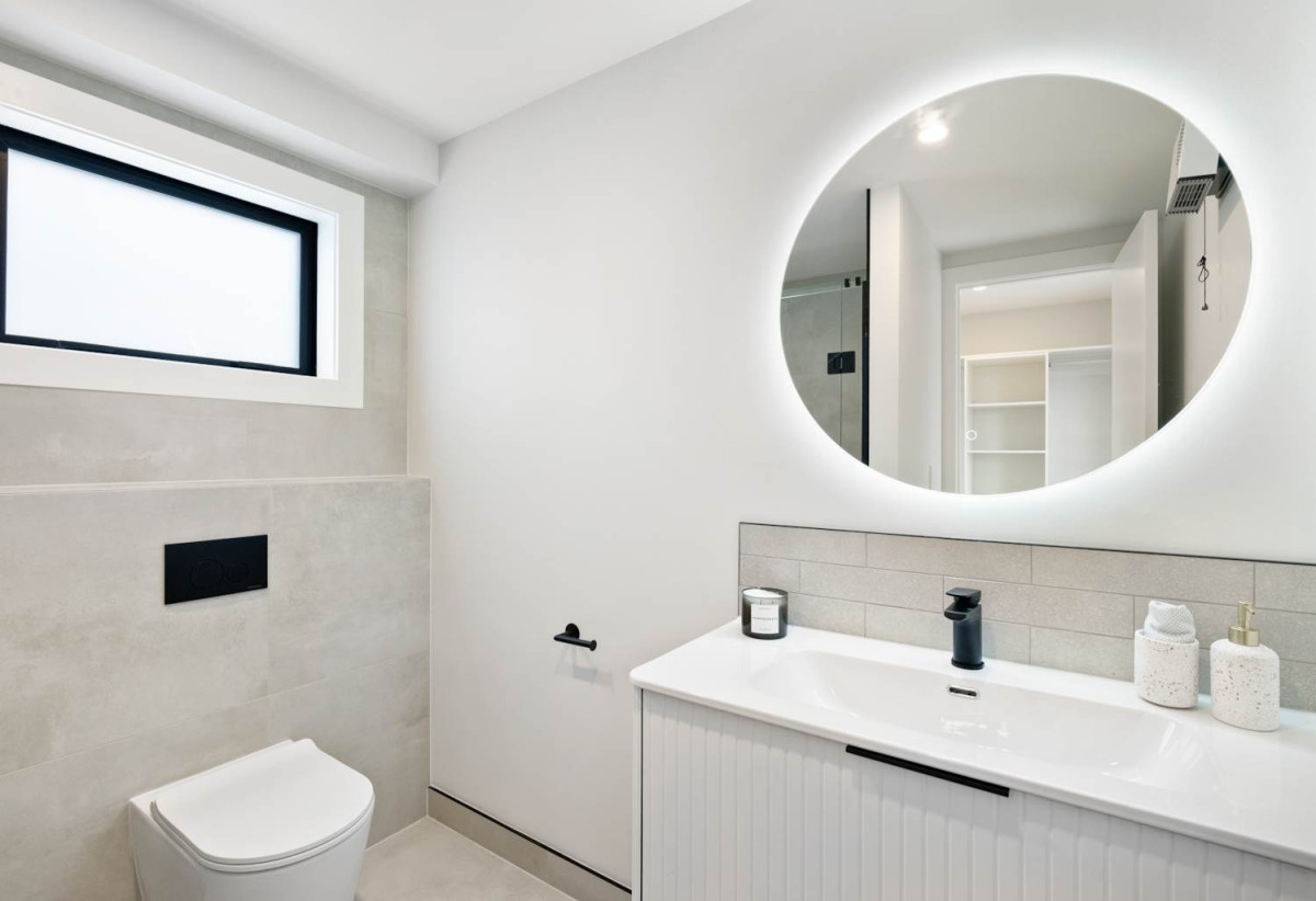 Freehold 4 beds (2 ensuites) 3.5 baths home, double garage, 1 ensuite ground floor, 3 + 1 layout, Lift infrastructure installed for future lift installation, Daikin rooftop heating and cooling system, Bluetooth audio system to kitchen and living areas, 8/2 Valonia Street, Mt Roskill, Auckland
