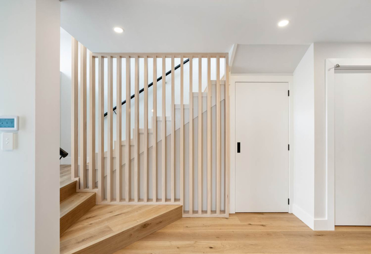 Freehold 4 beds (2 ensuites) 3.5 baths home, double garage, 1 ensuite ground floor, 3 + 1 layout, Lift infrastructure installed for future lift installation, Daikin rooftop heating and cooling system, Bluetooth audio system to kitchen and living areas, 8/2 Valonia Street, Mt Roskill, Auckland