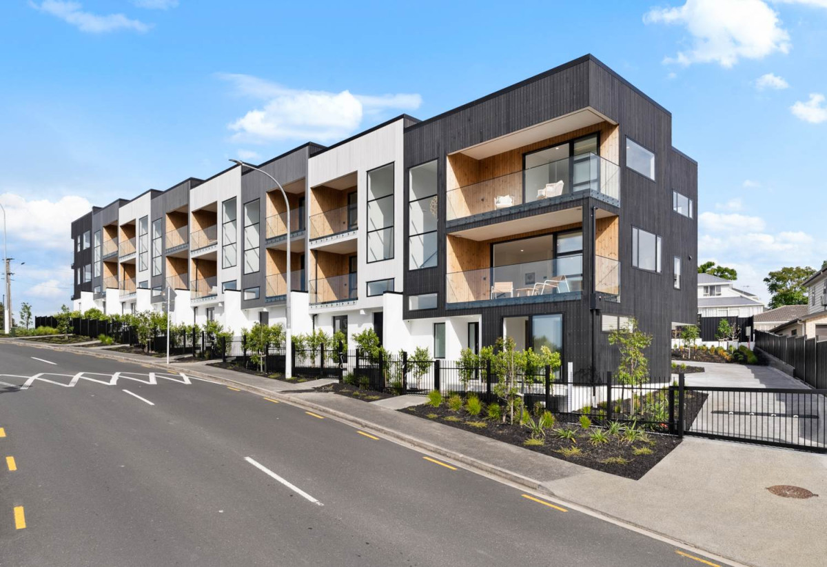 Freehold 4 beds (2 ensuites) 3.5 baths home, double garage, 1 ensuite ground floor, 3 + 1 layout, Lift infrastructure installed for future lift installation, Daikin rooftop heating and cooling system, Bluetooth audio system to kitchen and living areas, 8/2 Valonia Street, Mt Roskill, Auckland