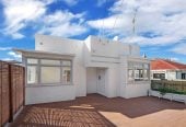 Standalone 3 beds 1 bath house with carport, 0.4 km to Puhinui School, 1/25 Bledisloe Street, Papatoetoe, Auckland