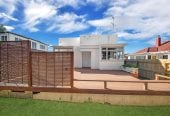 Standalone 3 beds 1 bath house with carport, 0.4 km to Puhinui School, 1/25 Bledisloe Street, Papatoetoe, Auckland