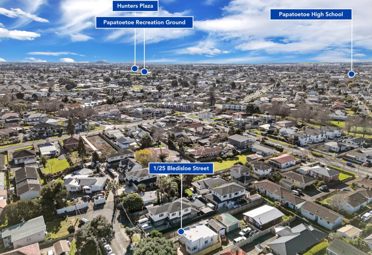 Standalone 3 beds 1 bath house with carport, 0.4 km to Puhinui School, 1/25 Bledisloe Street, Papatoetoe, Auckland