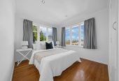 3 beds 1 bath house with Garden and Garage, The enchanting walkways to Heron Park and Oakley Reserve are meters from your front door, 1602A Great North Road, Waterview, Auckland