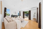3 beds 1 bath house with Garden and Garage, The enchanting walkways to Heron Park and Oakley Reserve are meters from your front door, 1602A Great North Road, Waterview, Auckland