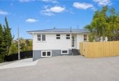 3 beds 1 bath house with Garden and Garage, The enchanting walkways to Heron Park and Oakley Reserve are meters from your front door, 1602A Great North Road, Waterview, Auckland