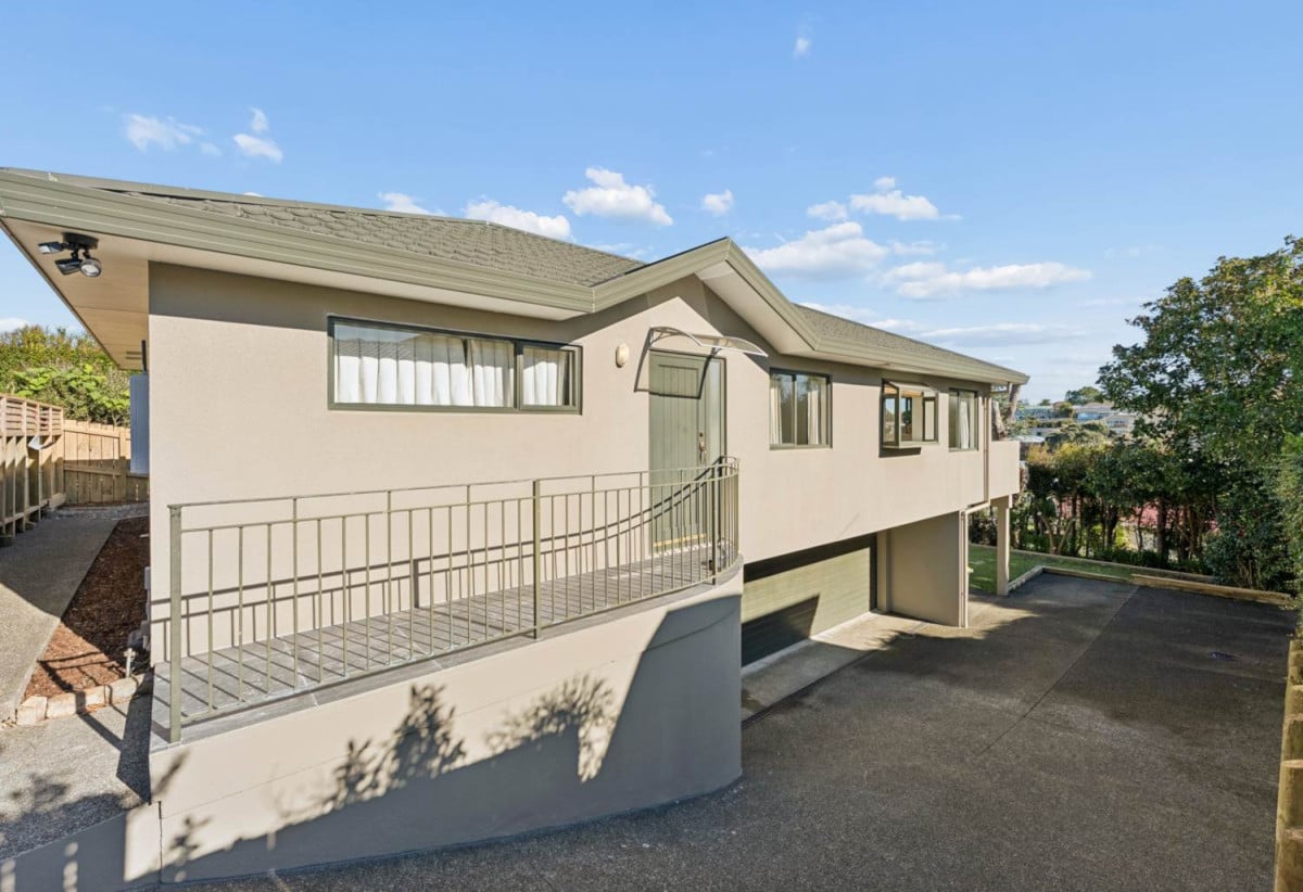 Double Westlake School Zone, BC Approved for Recladding, Standalone 3 beds + study 2 bath house with double garage, 117 Bushlands Park Drive, Albany, Auckland