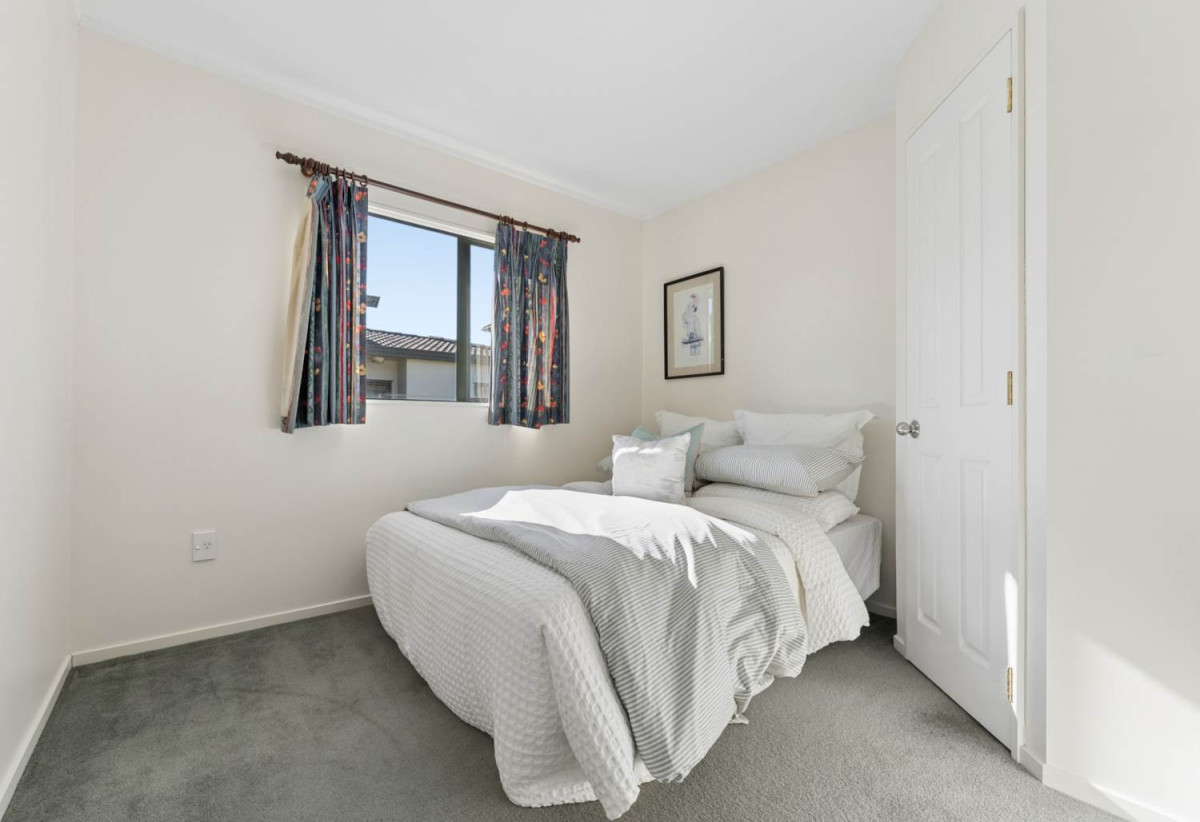 Double Westlake School Zone, BC Approved for Recladding, Standalone 3 beds + study 2 bath house with double garage, 117 Bushlands Park Drive, Albany, Auckland