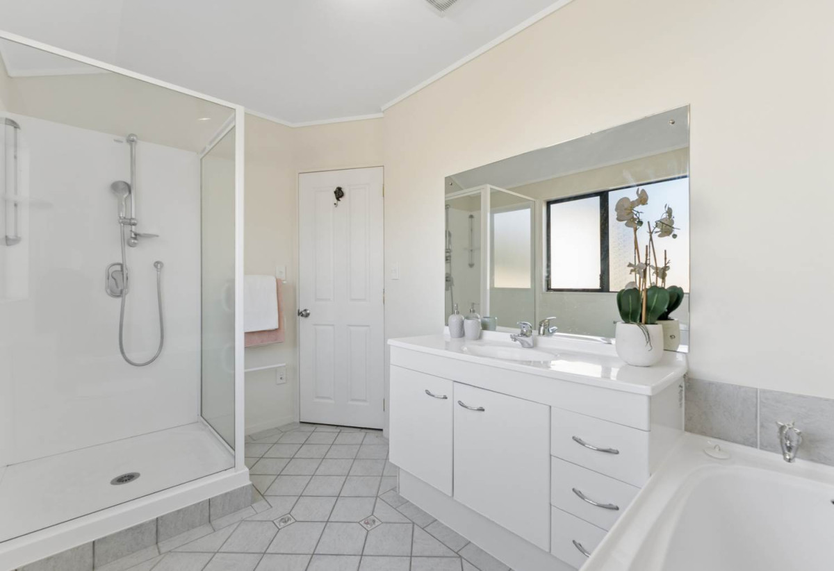 Double Westlake School Zone, BC Approved for Recladding, Standalone 3 beds + study 2 bath house with double garage, 117 Bushlands Park Drive, Albany, Auckland
